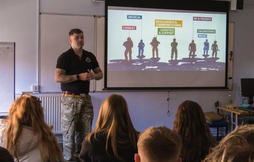 Corporal Paul Flynn from the Army Outreach team speaking to Uniformed Services students about army careers CREDIT CITY COLLEGE NORWICH